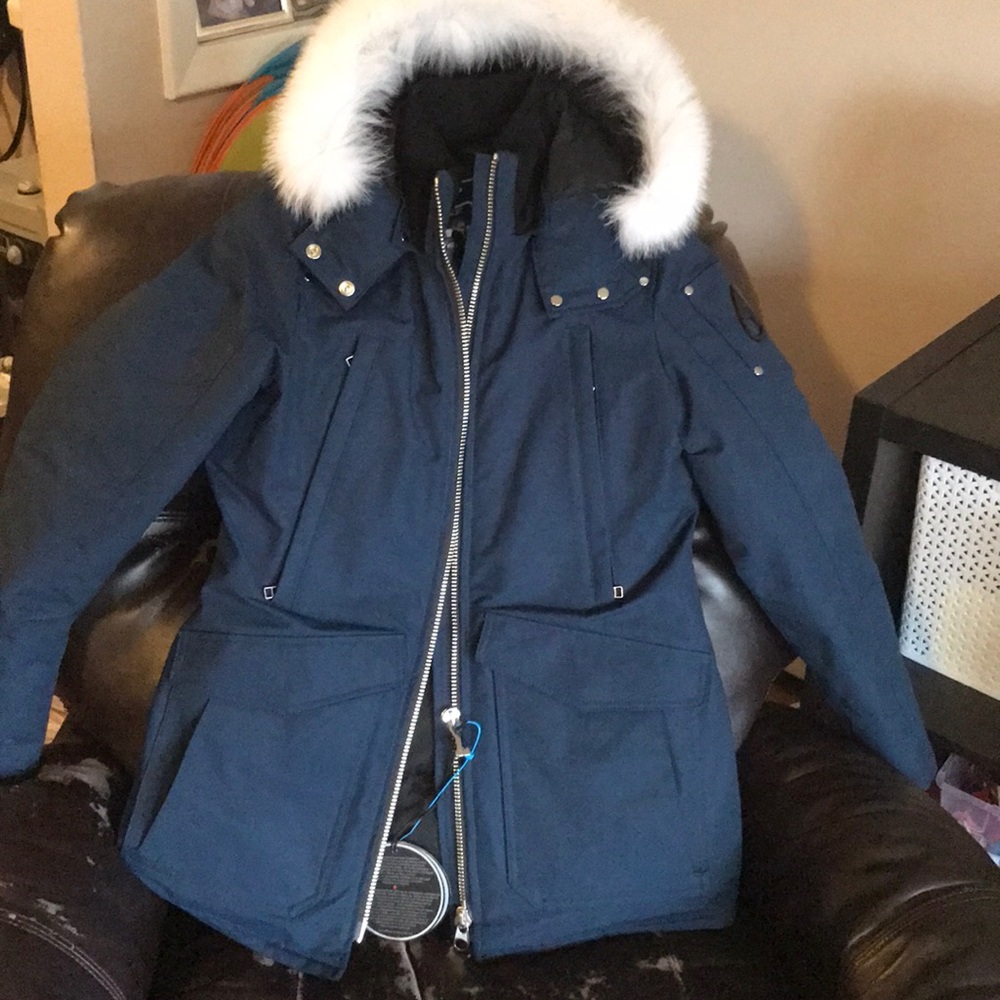 Brand new Moose Knuckles coat. For women. Size M